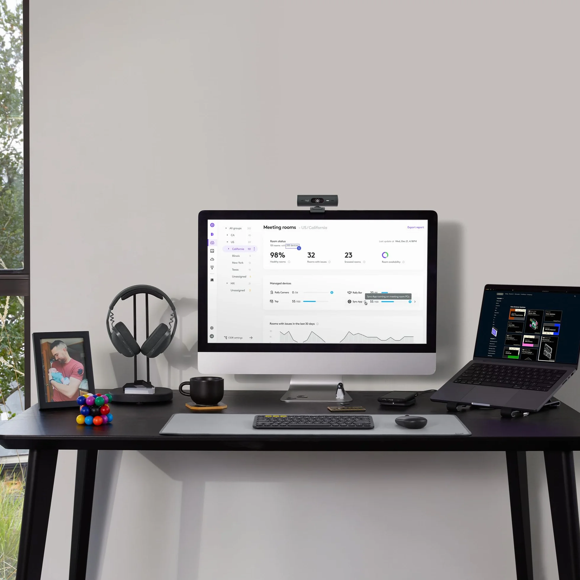 Logitech Brio 500 Webcam Full HD Correzione Luce, Show Mode, Microfono Riduzione del Rumore, Copertura Privacy, Streaming, Funziona con Microsoft Teams, Google Meet, Zoom, Cavo USB-C - Grafite