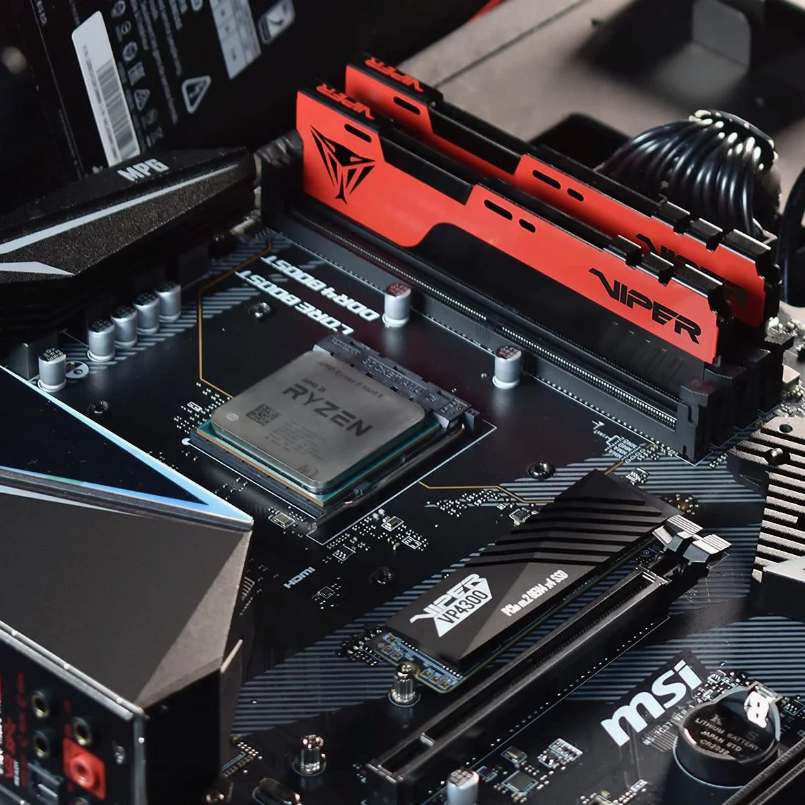 Patriot Memory Viper Elite II DDR4 3200 8GB (1x8GB) C18 Modulo di Memoria Gaming RAM XMP 2.0 Nero/Rosso