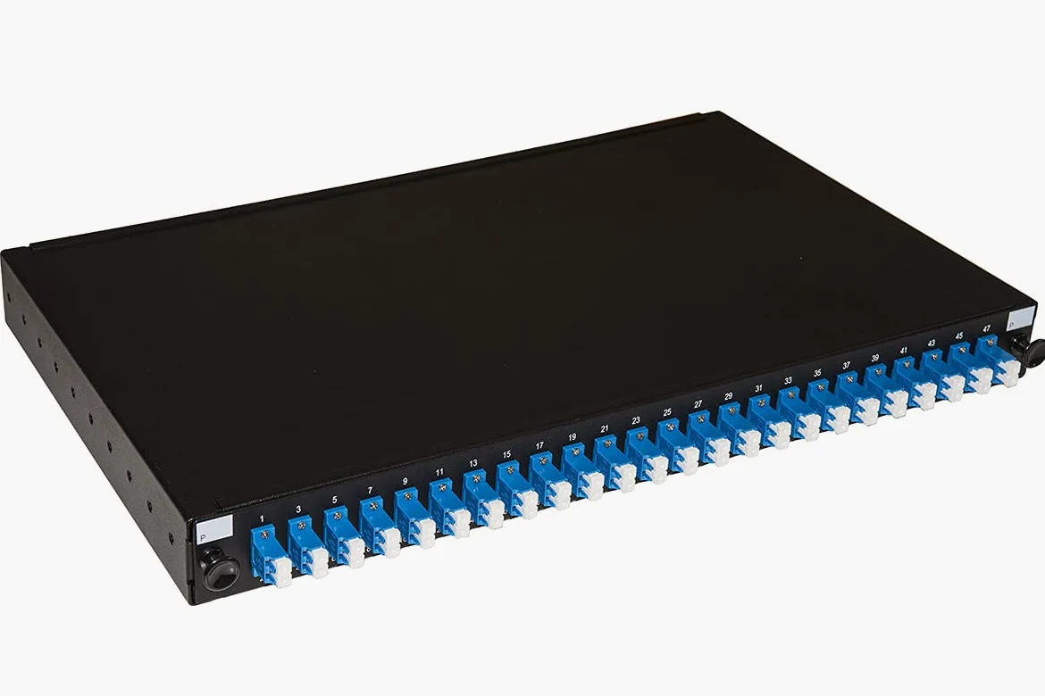 pannello fibra ottica 19" con 24 adattatori lc duplex singlemode profondita' 250 mm colore nero