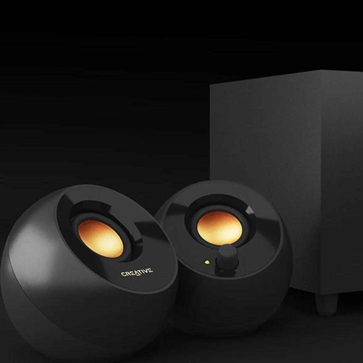Altoparlanti desktop Creative Pebble Plus 2.1 alimentati tramite USB con subwoofer down-firing e driver far-field, potenza totale fino a 8 W RMS per PC e portatili (Nero)