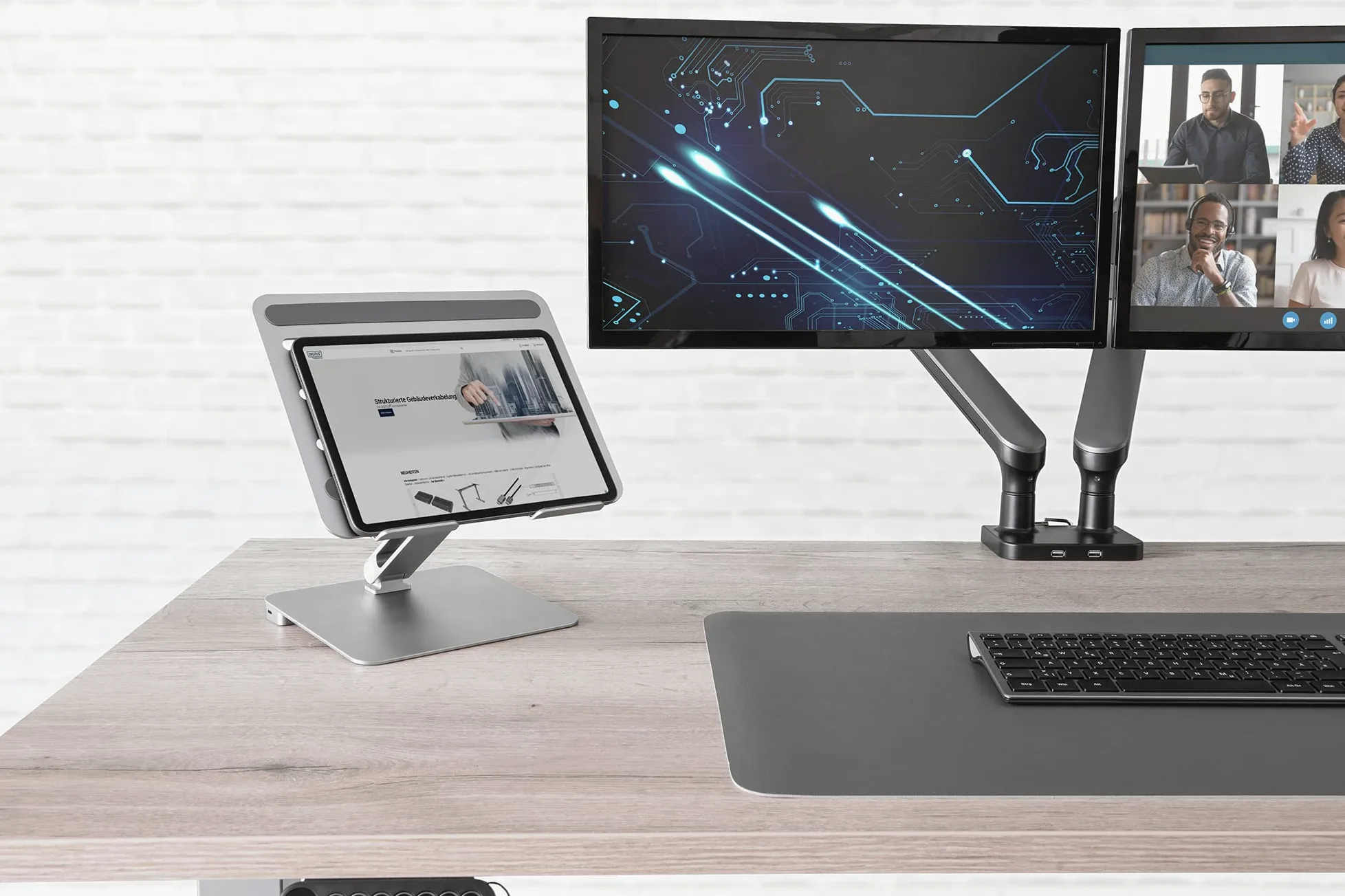 DIGITUS Supporto per notebook con funzione Hub USB-C 3 USB 3.0, 1 4K HDMI, 1 RJ45, 1 ricarica PD