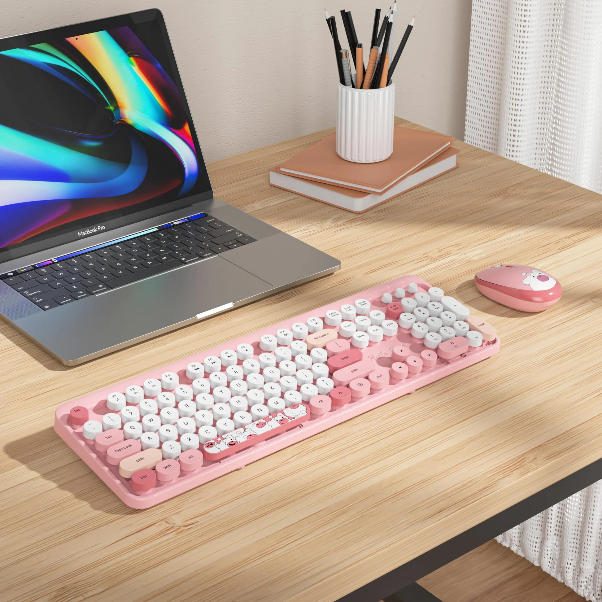 Tastiera e Mouse Senza fili, Americana QWERTY，Cute Tastiera Wireless con Tastierino Numerico, 2.4 GHz Retro Macchina Da Scrivere Full-size with Tasti Rotondi（Bear Pink）