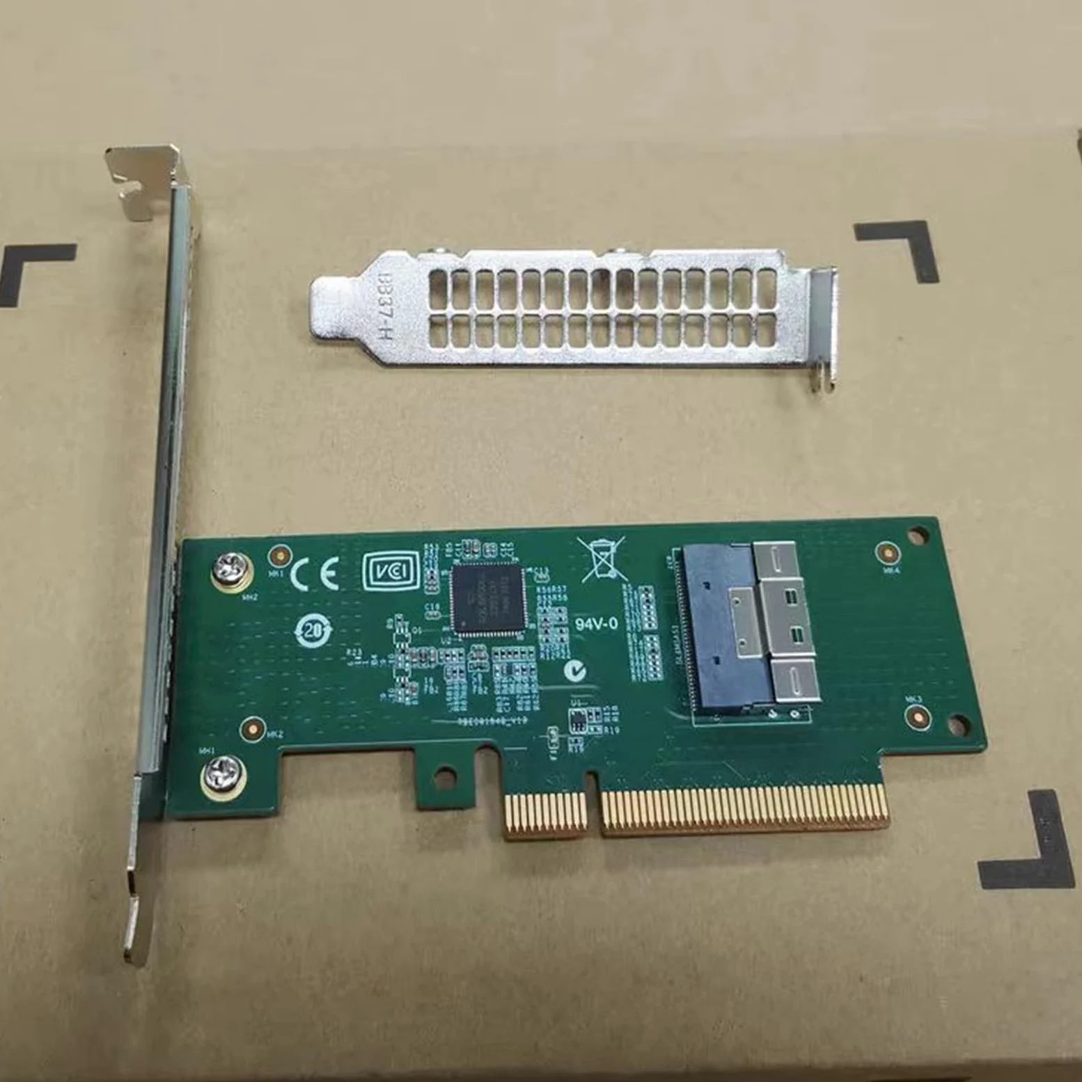 Scheda di espansione del controller host PCIe4.0 a SFF-8654 Scheda di espansione del controller dell'host dell'adattatore PCIe per PC desktop