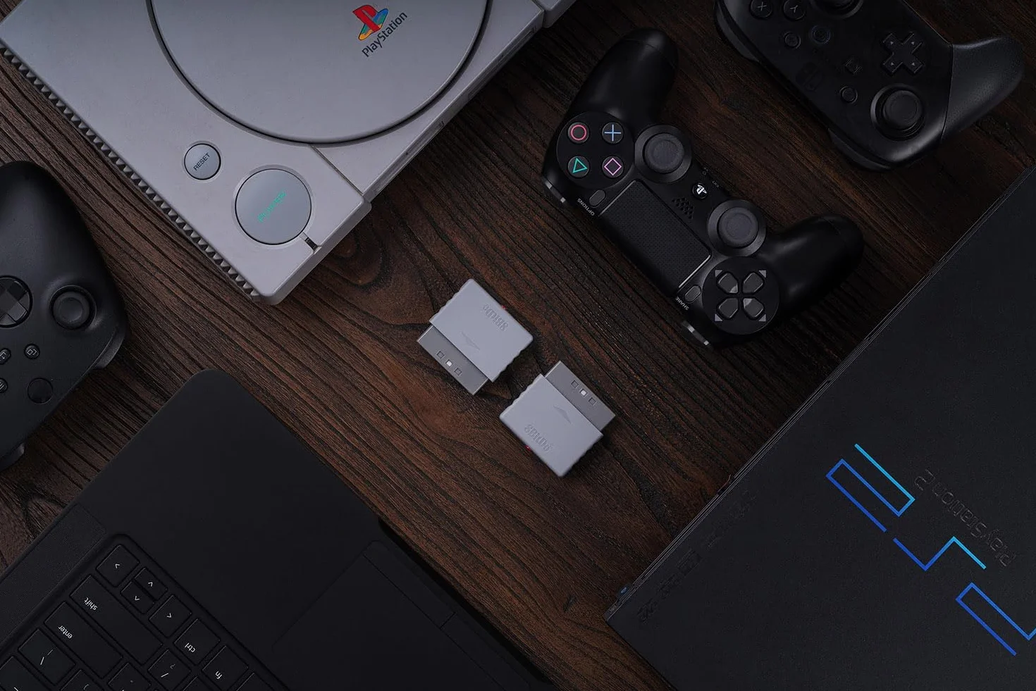 8Bitdo Ricevitore Bluetooth Retrò per PS1 PS2 e Windows, Compatibile con Xbox, Switch Pro e Controller PS5/PS4