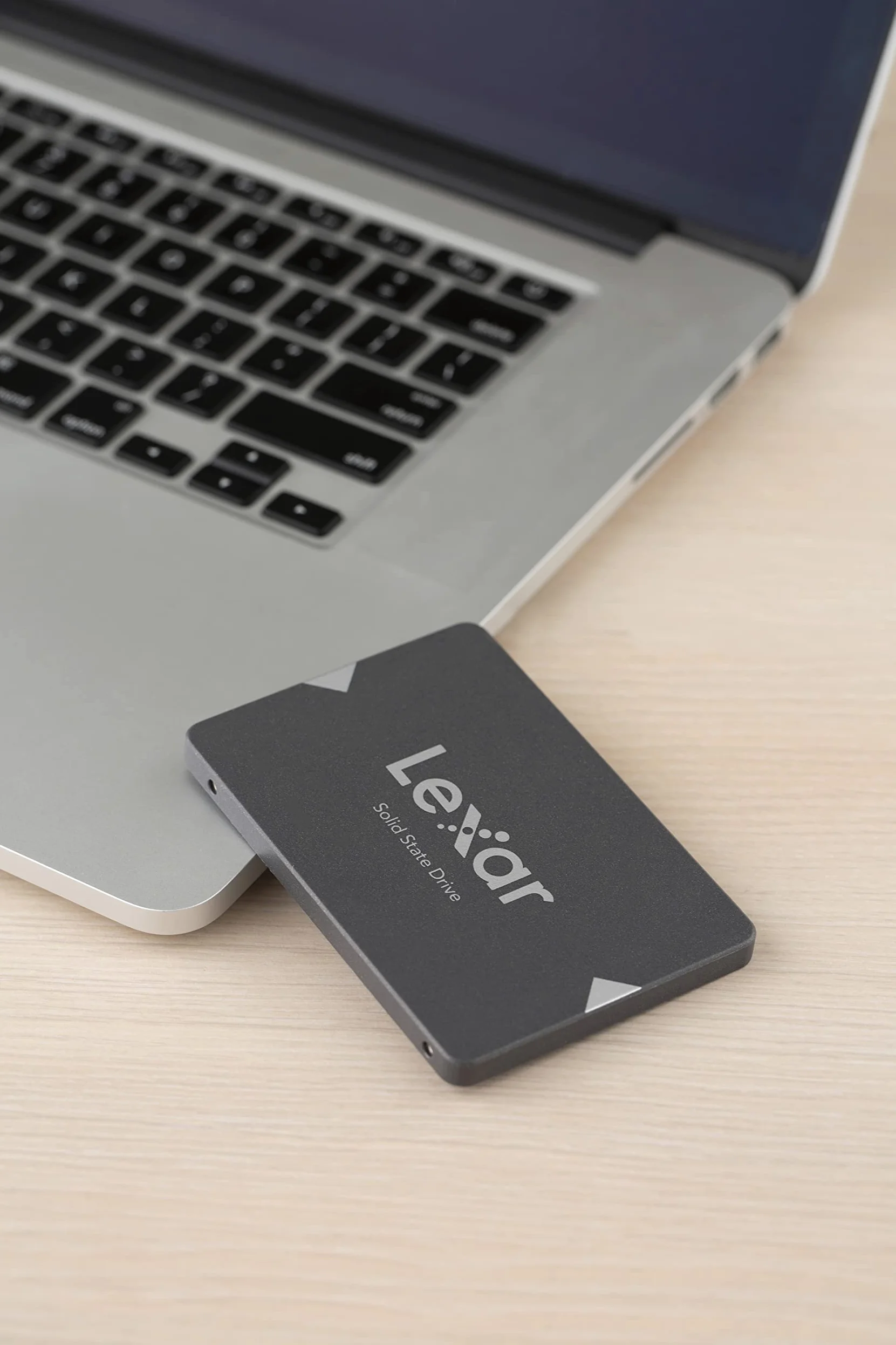 Lexar SSD NS100 512GB 2,5" SATA III (6 Gb/s), interno, velocità di lettura 550 MB/sec, più resistente perché senza parti mobili, nero