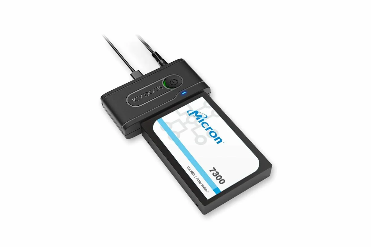 Icy Dock Adattatore SSD NVMe USB - 1x 2.5 U.2 NVMe SSD a USB 3.2 Gen2 10Gbps Adattatore convertitore compatibile con Thunderbolt 4 Black con cavo incluso - EZ-Adapter Ex MB931U-1VB R1