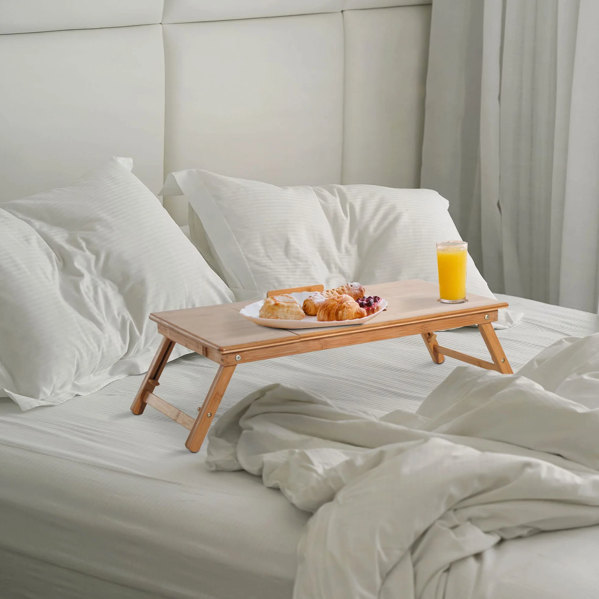 HOMCOM Tavolino da Colazione a Letto, Tavolino da Letto per PC Pieghevole, Supporto per PC da Camera, Regolabile, Inclinabile, Cassetto, Gambe Pieghevoli, 72x35x22-30, Colore Legno