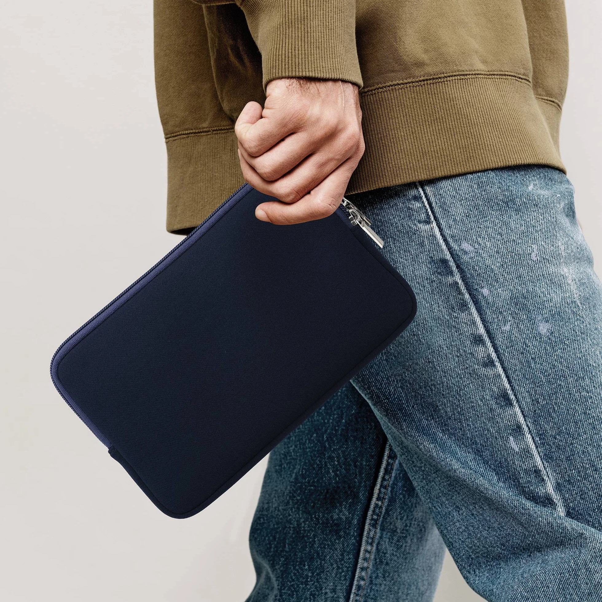 kwmobile Cover Tablet Compatibile con 8"-8,4" Tablet - Custodia eReader Universale - Copertina Protettiva in Neoprene blu scuro