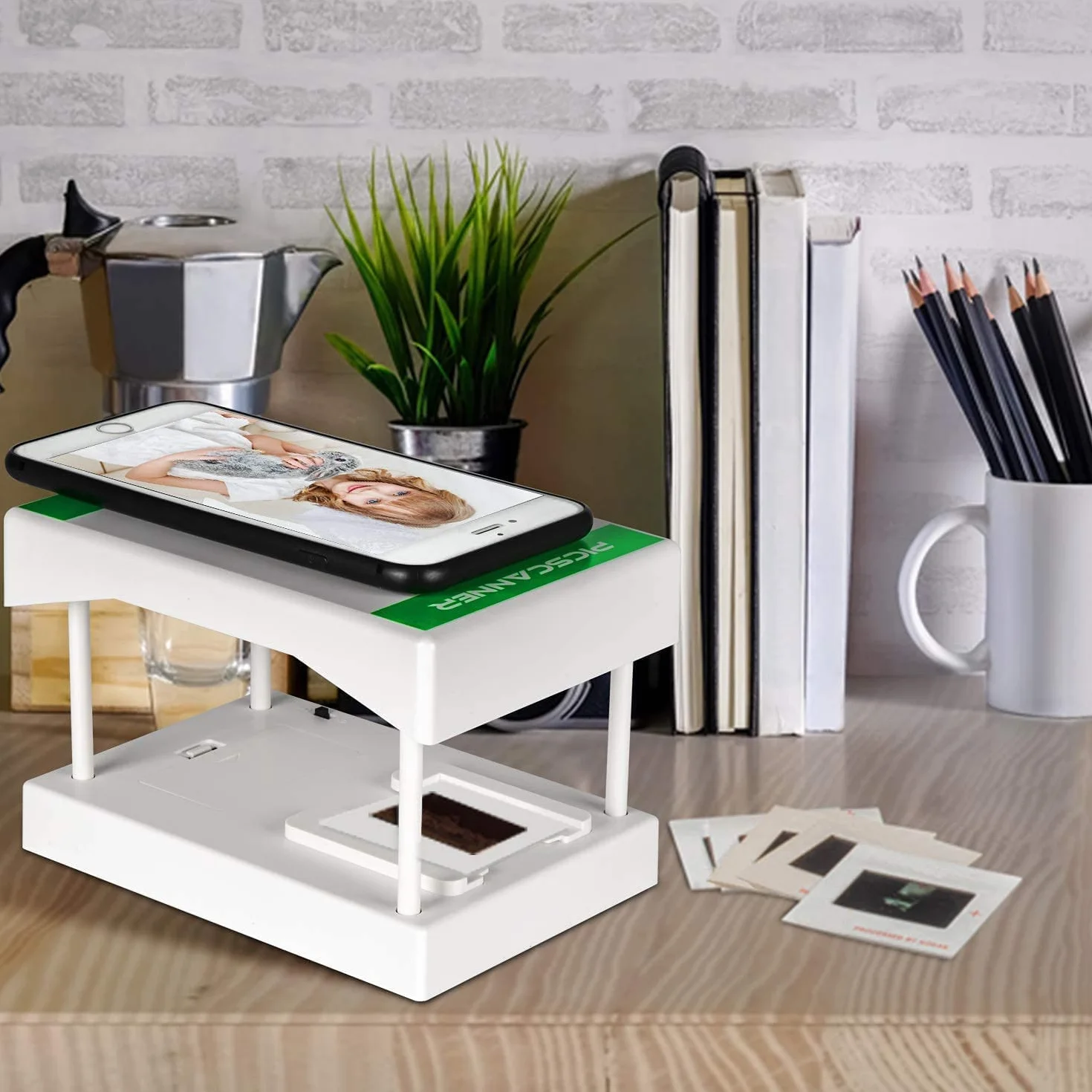 Scanner per Diapositive e Negativi 35 mm per Smartphone 24x36 mm