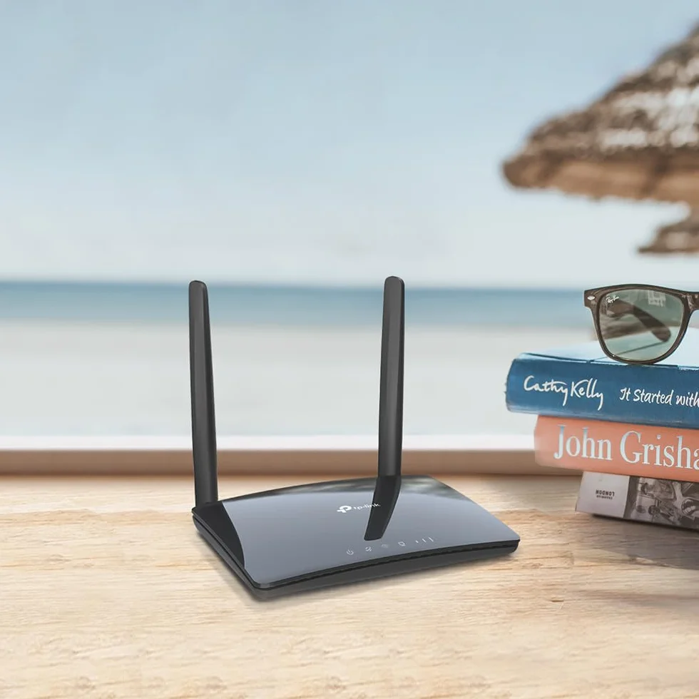 TP-Link Archer MR402 Router WiFi con SIM, Router 4G LTE WiFi Dual-Band AC1200Mbps, 3 Porte LAN e 1 LAN/WAN, Plug & Play, 2 Antenne LTE Smontabili, QoS, Onemesh