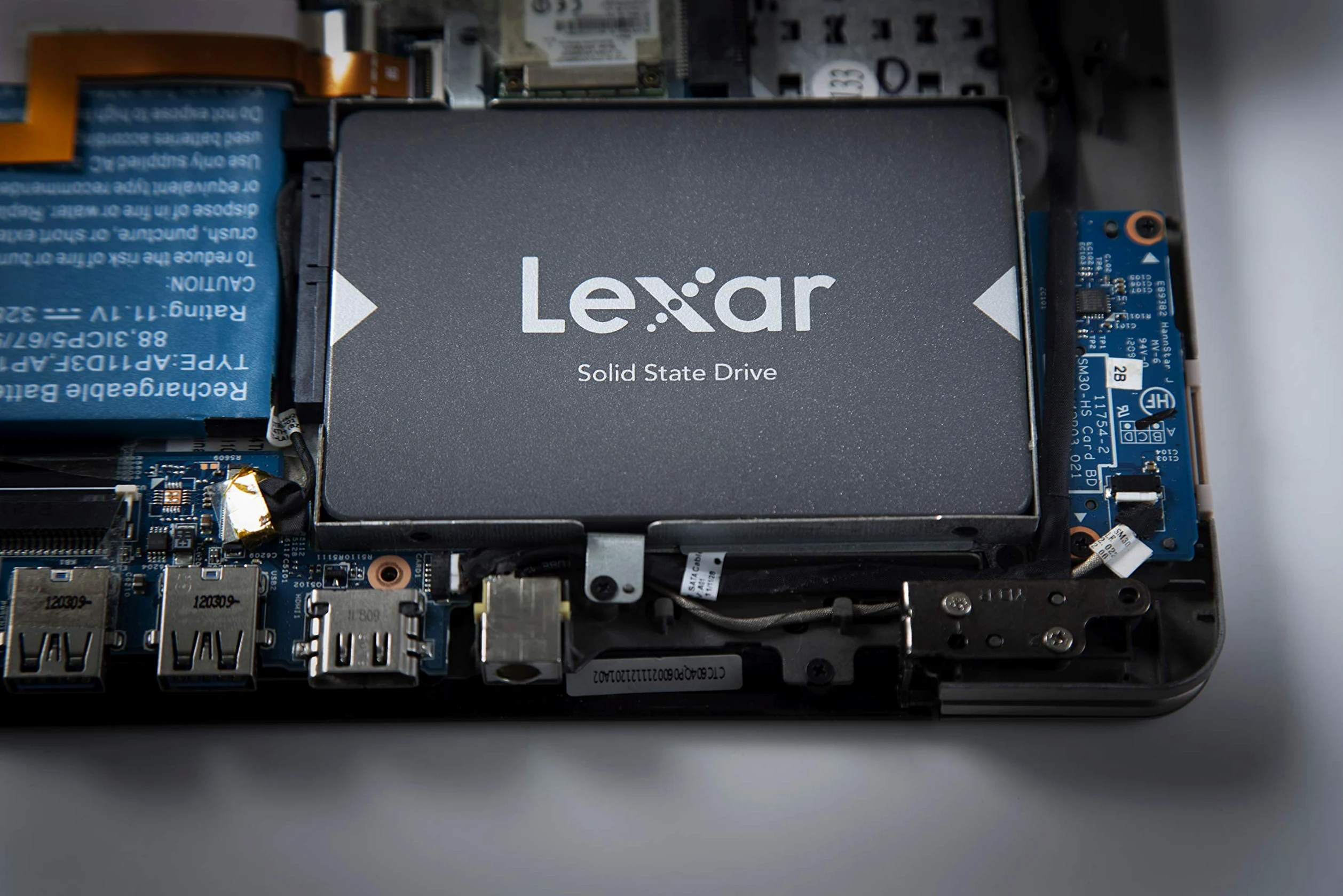 Lexar SSD NS100 512GB 2,5" SATA III (6 Gb/s), interno, velocità di lettura 550 MB/sec, più resistente perché senza parti mobili, nero