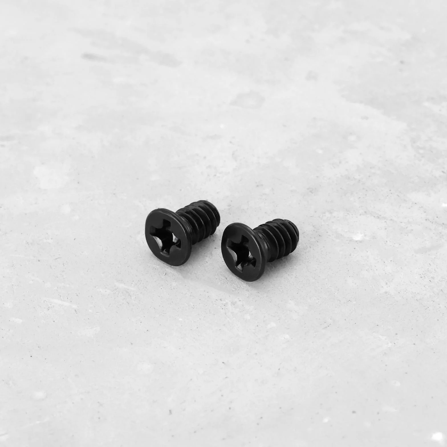 ECSiNG 100 Pezzi Vite A Testa Svasata Nera Testa Piatta Phillips 3,5x6mm Adatta per unità Disco Rigido PC da 3,5 Pollici (UNC 6-32)