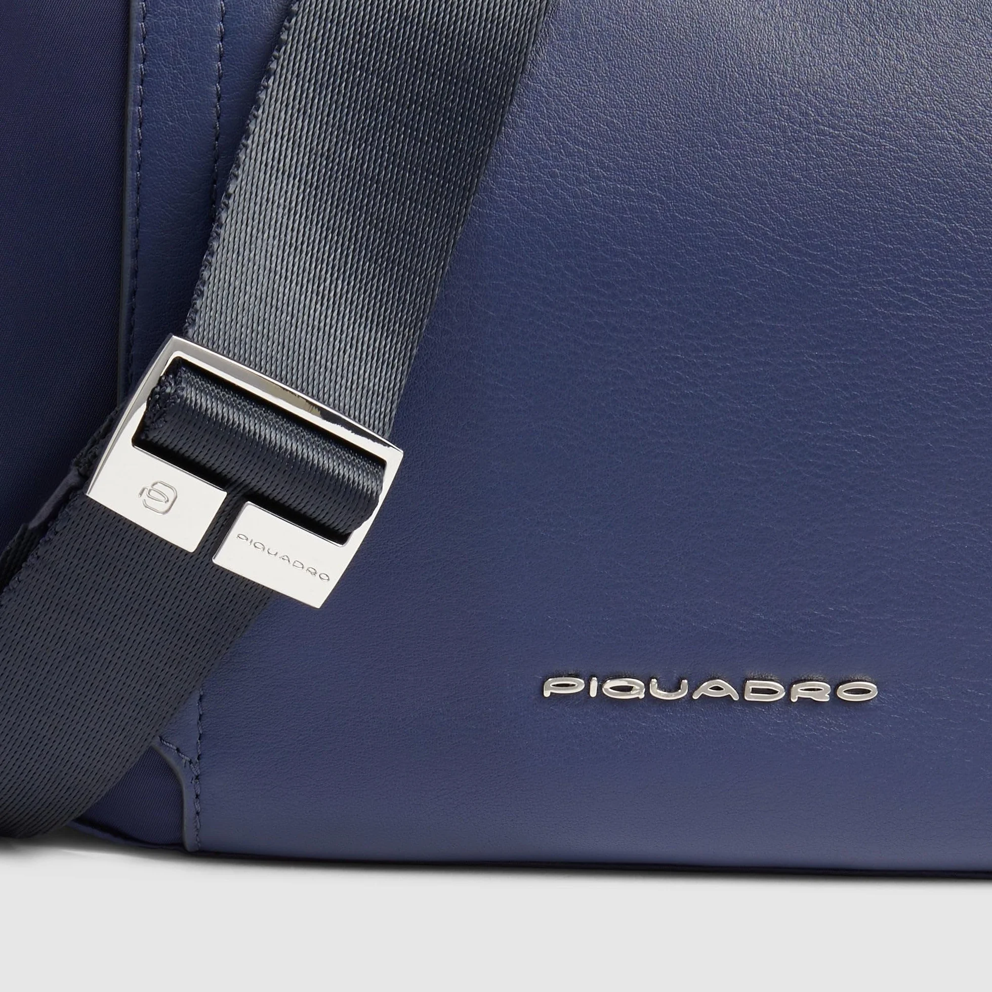 PIQUADRO – Borsa a Tracolla da Donna - porta iPad – Pelle e tessuto – Linea Circle