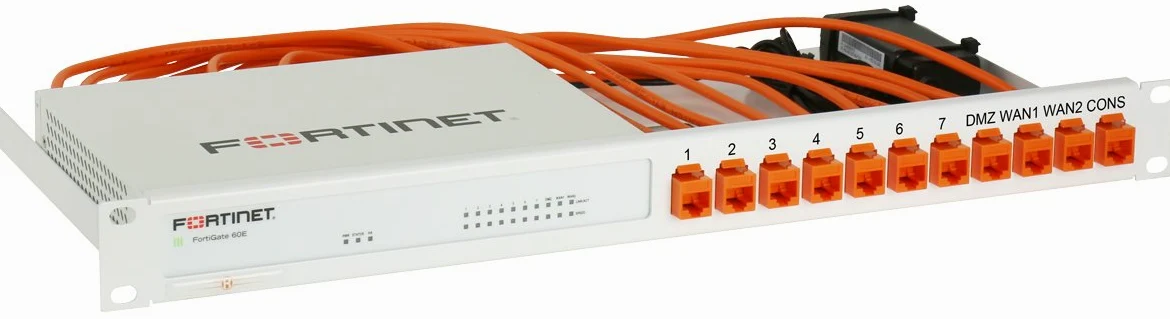 Rackmount.IT RM-FR-T10 - Kit di montaggio a rack per FortiGate 60E/60E-POE/60E-DSL/61E/60F/61F/FortiADC 60F