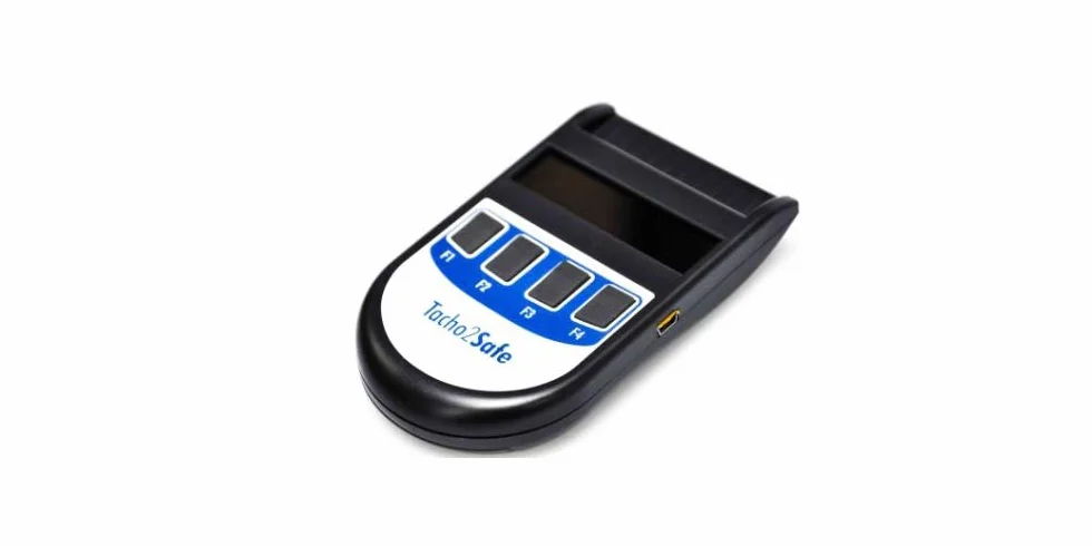 Tacho2Safe - Downloader/lettore per tachigrafo e schede conducente, software per analisi di schede conducente. Lettore tachigrafo digitale multilingua e veloce