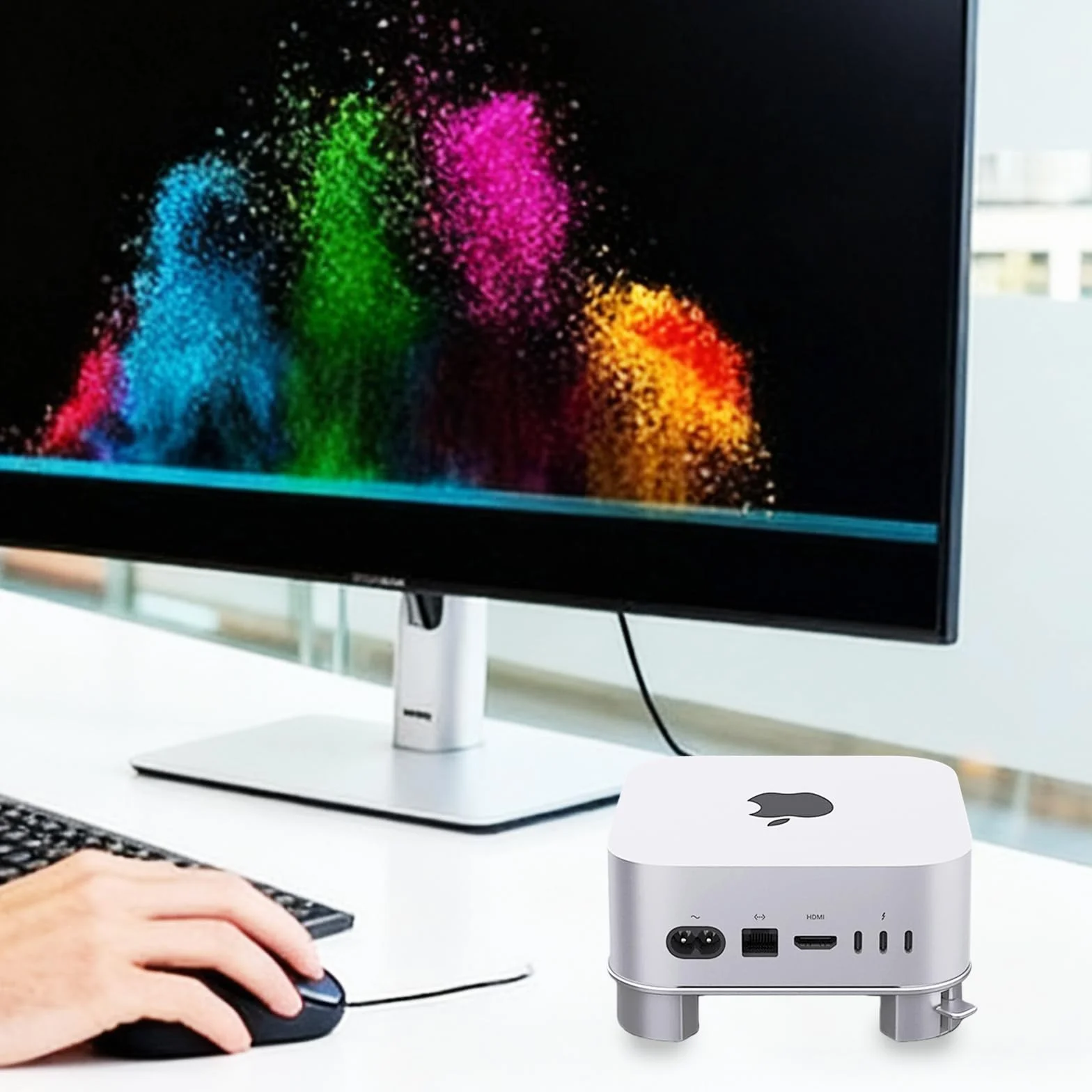 Supporto in alluminio per Mac mini M4/M4 Pro, con pulsante di accensione facile da raggiungere, ventilazione migliorata e dissipazione del calore, design antiscivolo stabile per un lavoro sicuro ed