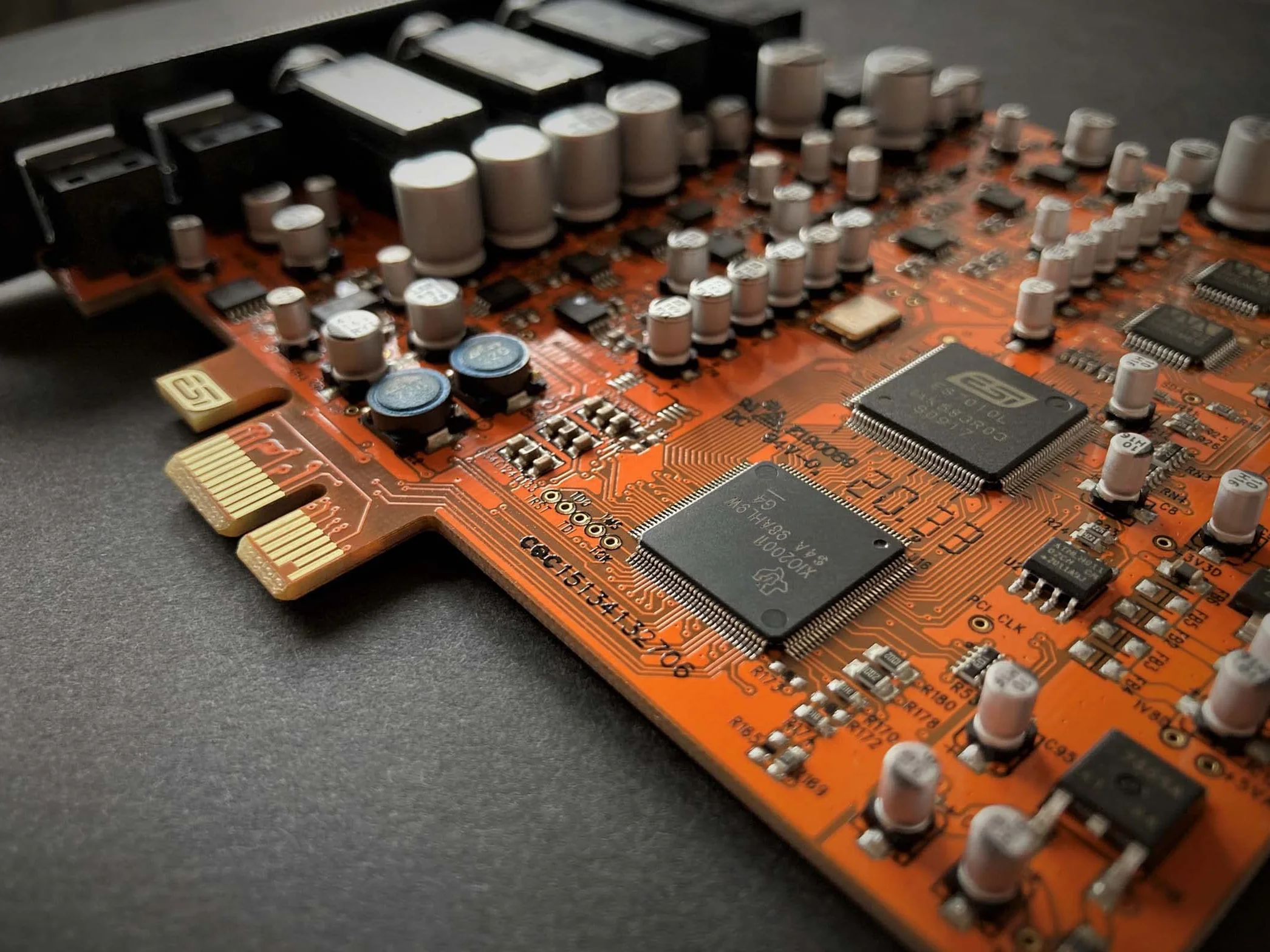 ESI MAYA44 eX | Interfaccia Audio PCIe 24-bit/96kHz con 4 in / 4 out